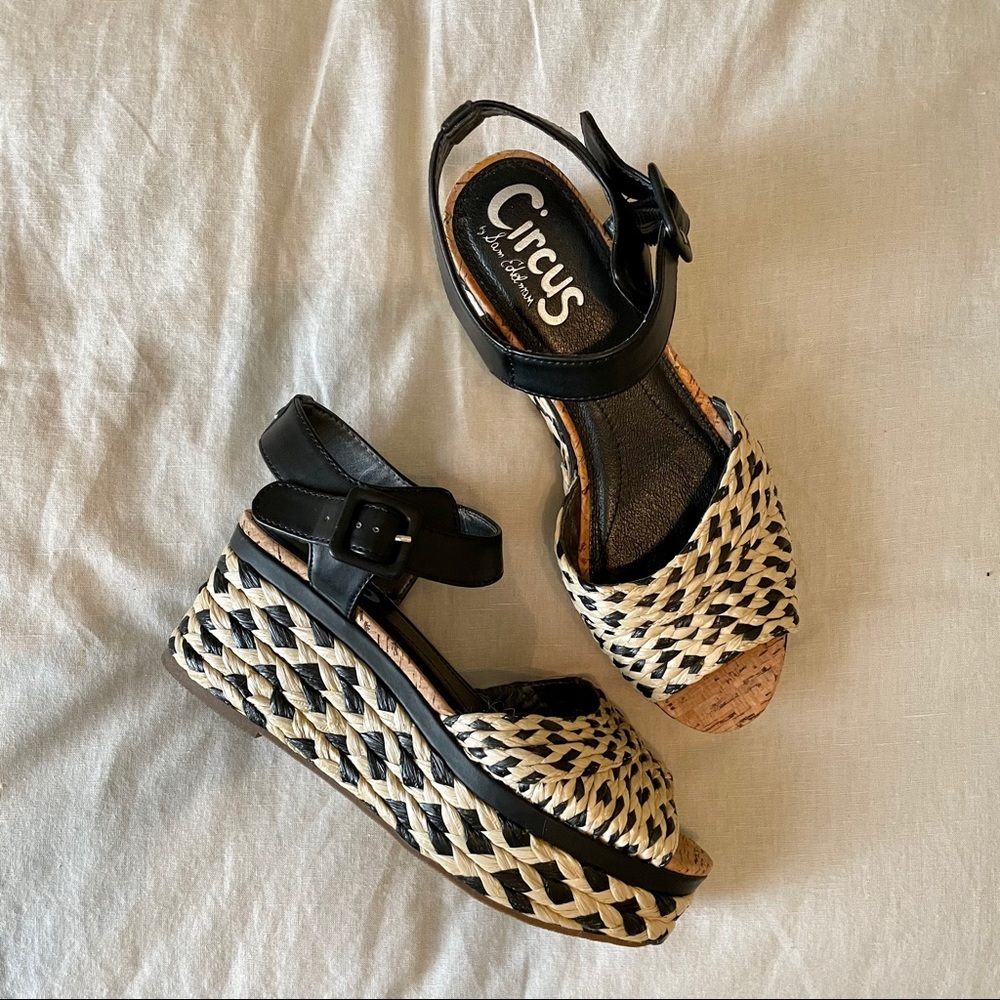 LIKE NEW Sam Edelman Platform Sandals {Warren}